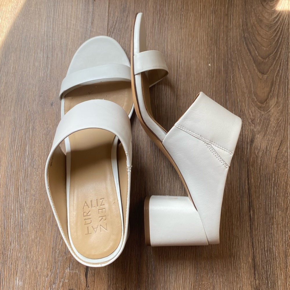 Naturalizer Abbey Sandals in white